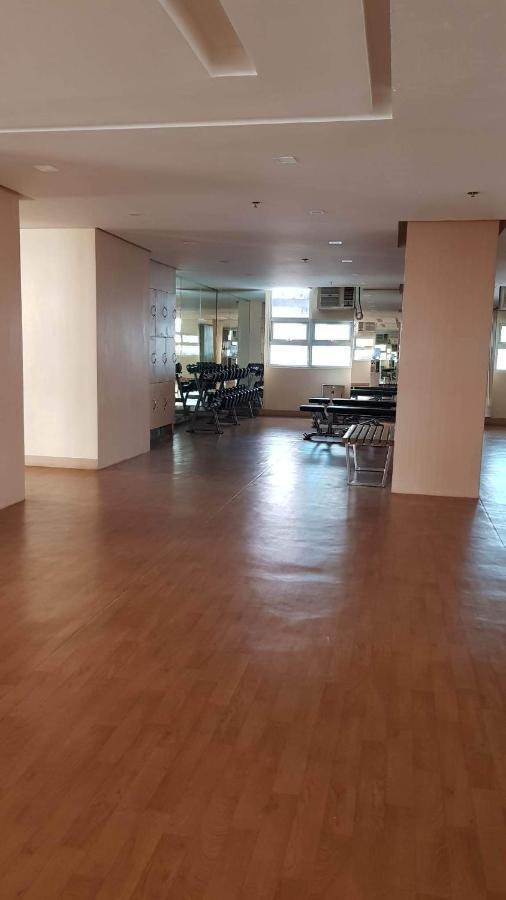 101 Newport Blvd C2 4F By Rechelle Nunag Pasay Exterior photo
