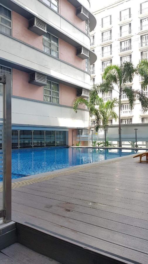 101 Newport Blvd C2 4F By Rechelle Nunag Pasay Exterior photo